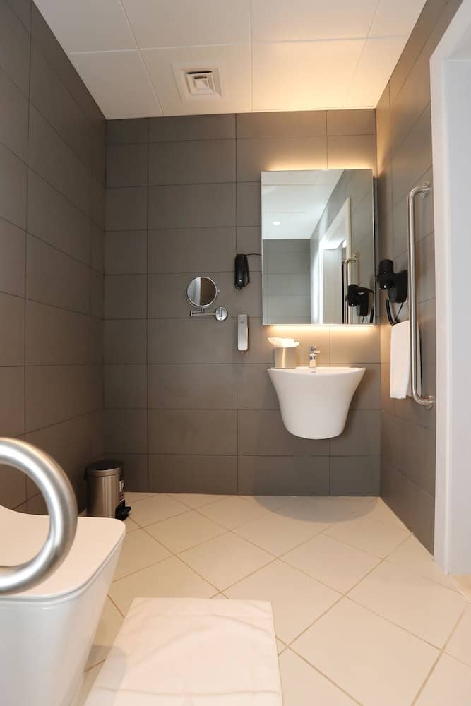 eStay Hotel — 4