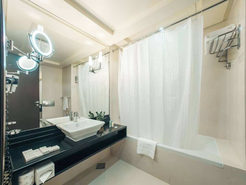 Kingsgate Hotel Abu Dhabi — 2