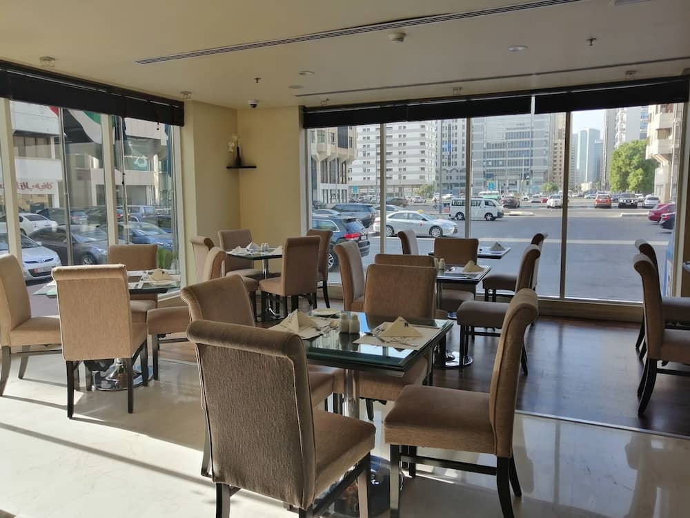 Kingsgate Hotel Abu Dhabi — 3