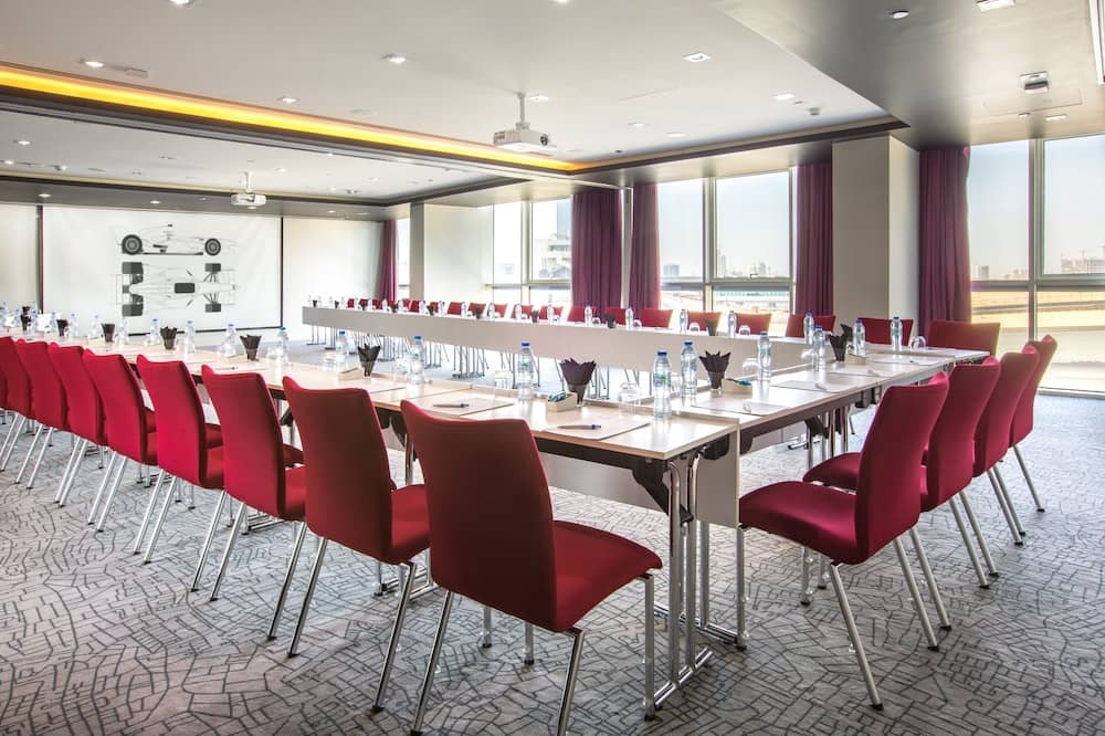 Park Inn by Radisson Dubai Motor City — 3