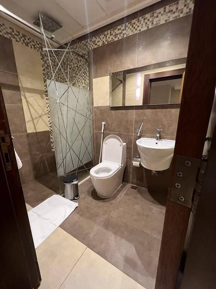 Wow Grand Serviced Apartments — 4