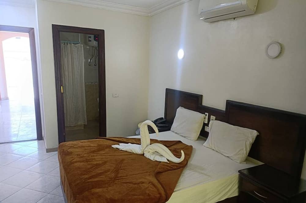 Shark's Bay Oasis Aqua Park Hotel — 4