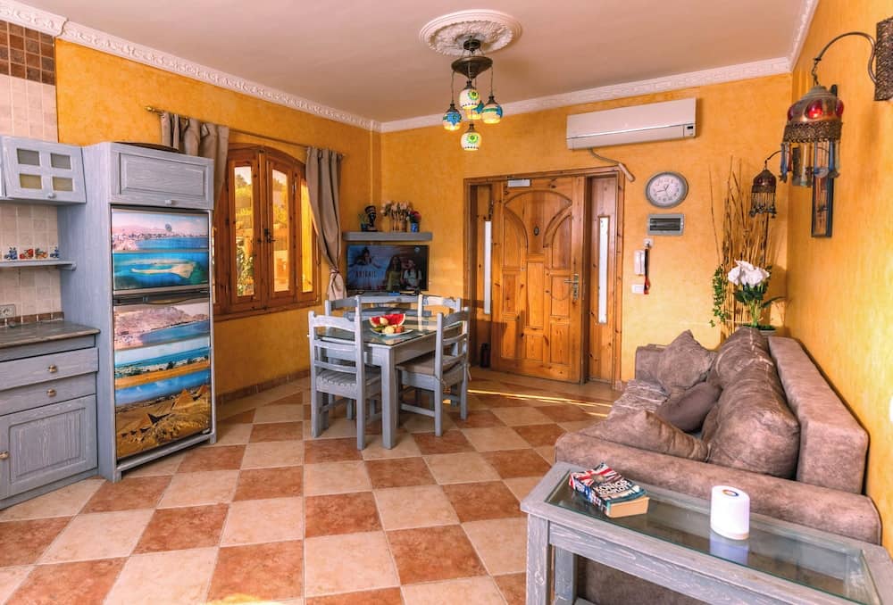 Villa With Pool BBQ Grill Garden Beduintent Sunbeds Jacuzzi — 2