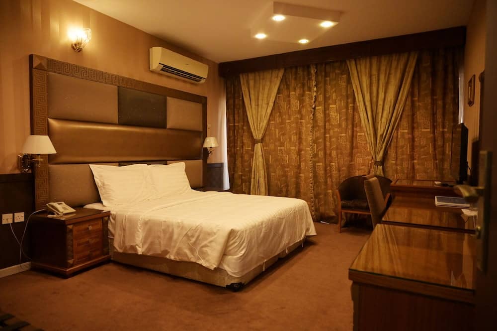 ABJAD CROWN HOTEL — 2