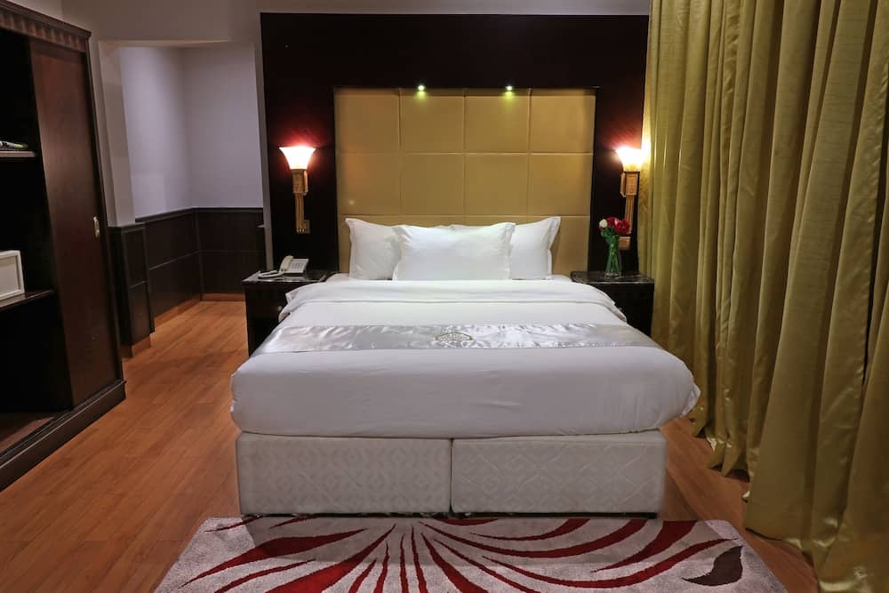 Orans Suites 4 — 2