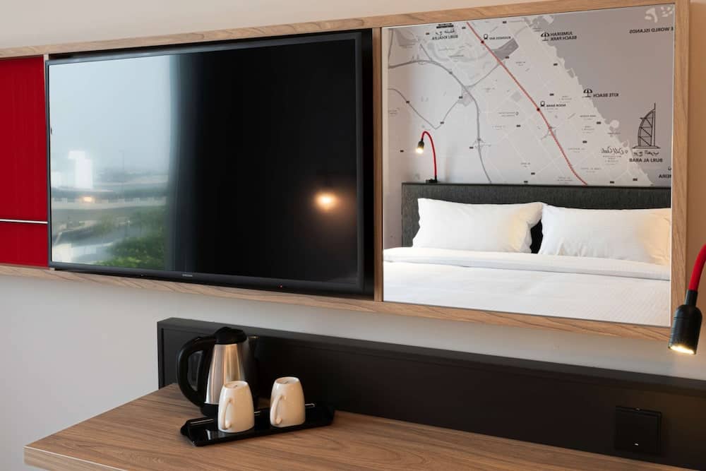 IntercityHotel Dubai Jaddaf Waterfront — 2