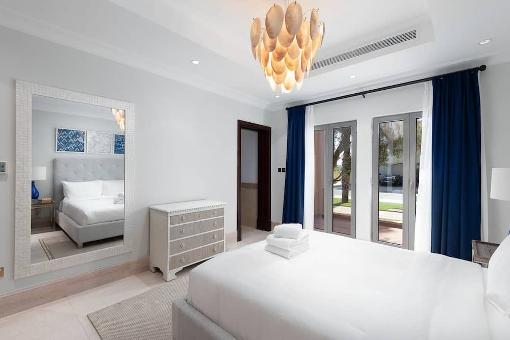 Maison Privee - Palm Jumeirah Beach Front XL Villa w/Prvt Pool — 3