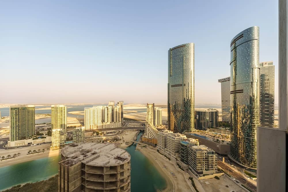 Maison Privee - Elegant and Panoramic Sea View Apt on Al Reem Island