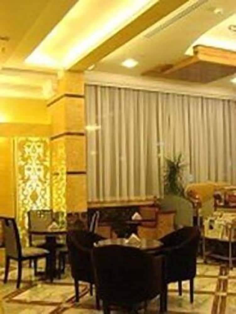 Sharjah Palace Hotel — 5