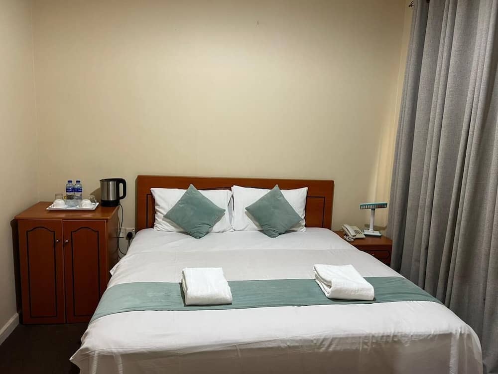 Al Jazeerah Hotel — 5