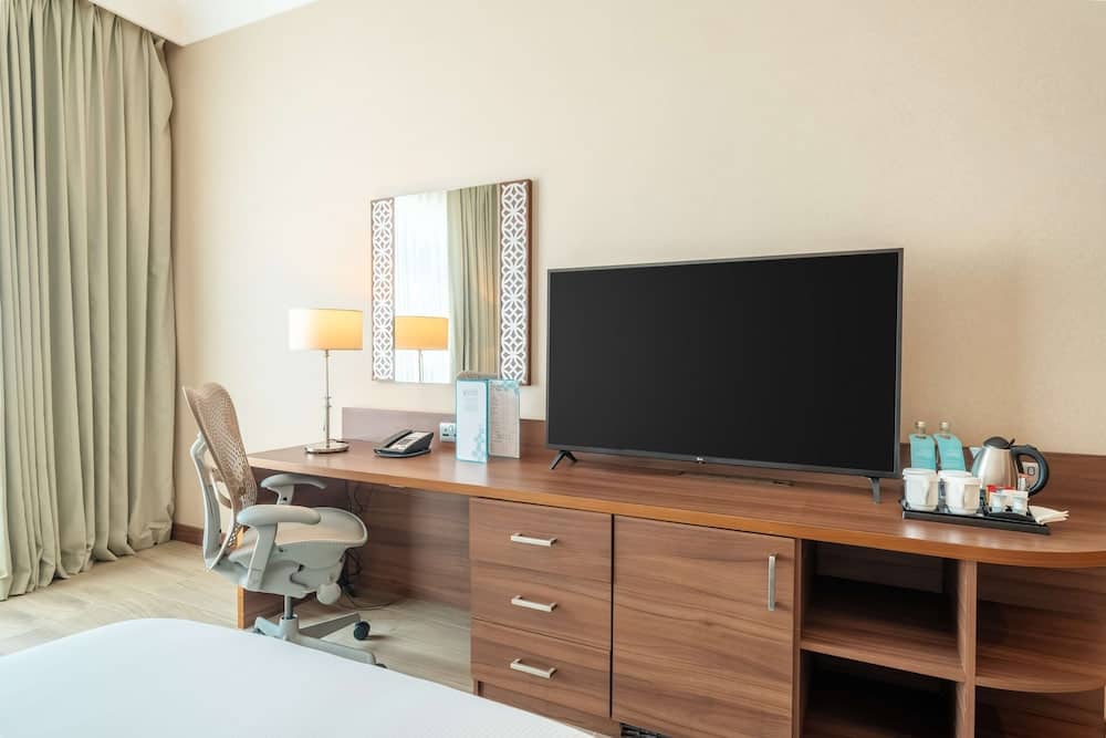 Hilton Garden Inn Dubai Jumeirah — 4