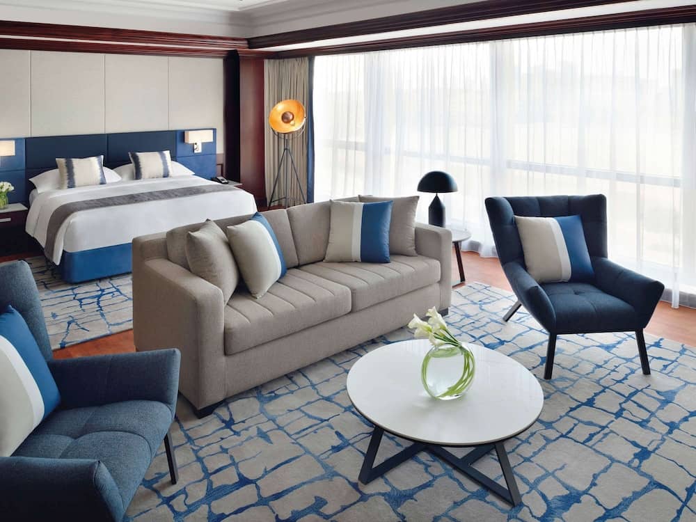 Mövenpick Hotel & Apartments Bur Dubai — 2