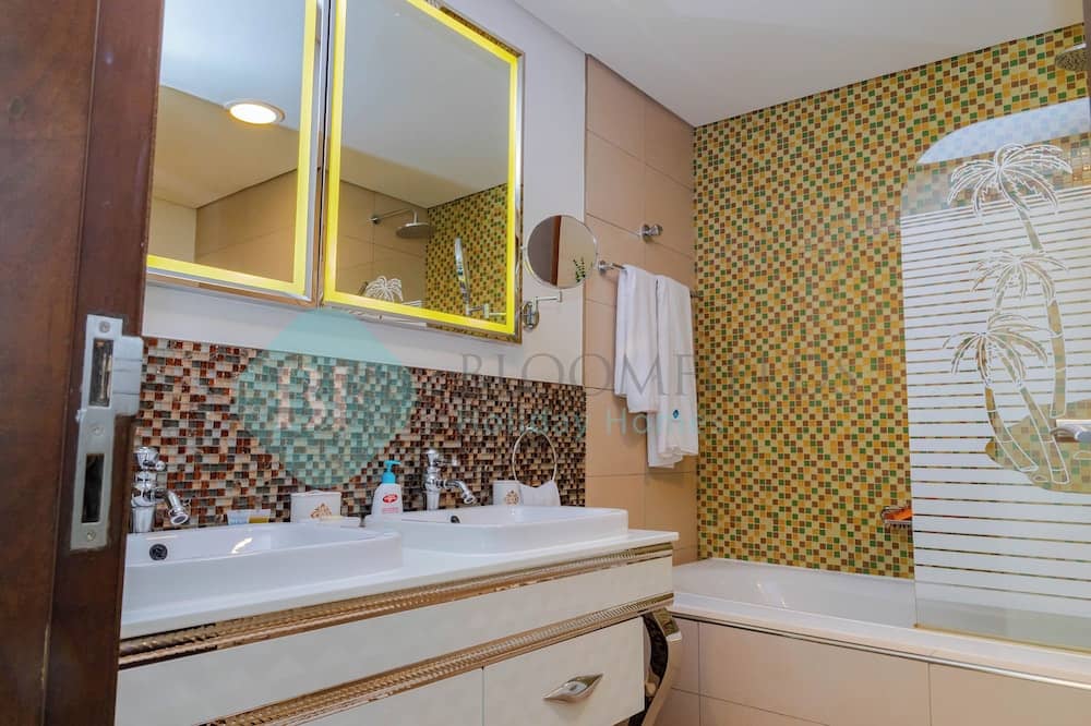 Bloomfields Grandeur 3BR in Wave Tower — 2