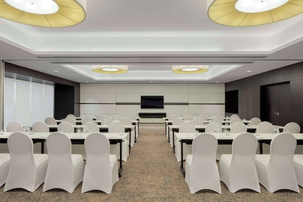 Hyatt Place Dubai Al Rigga — 3