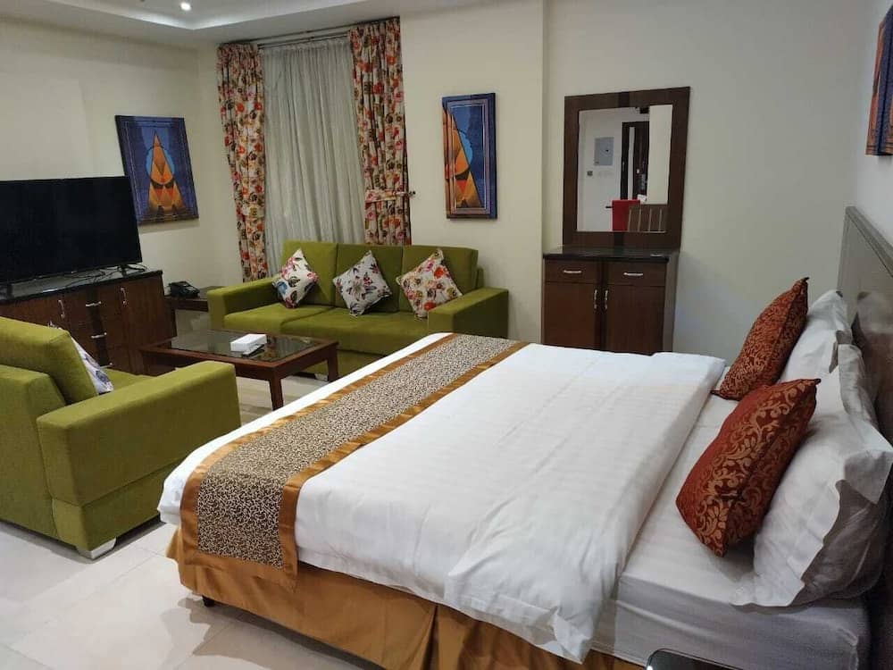 Golden New Hira Hotel — 5