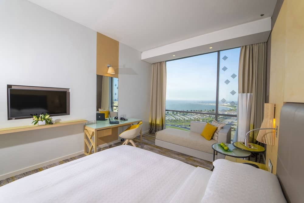 Rotana Corniche — 2