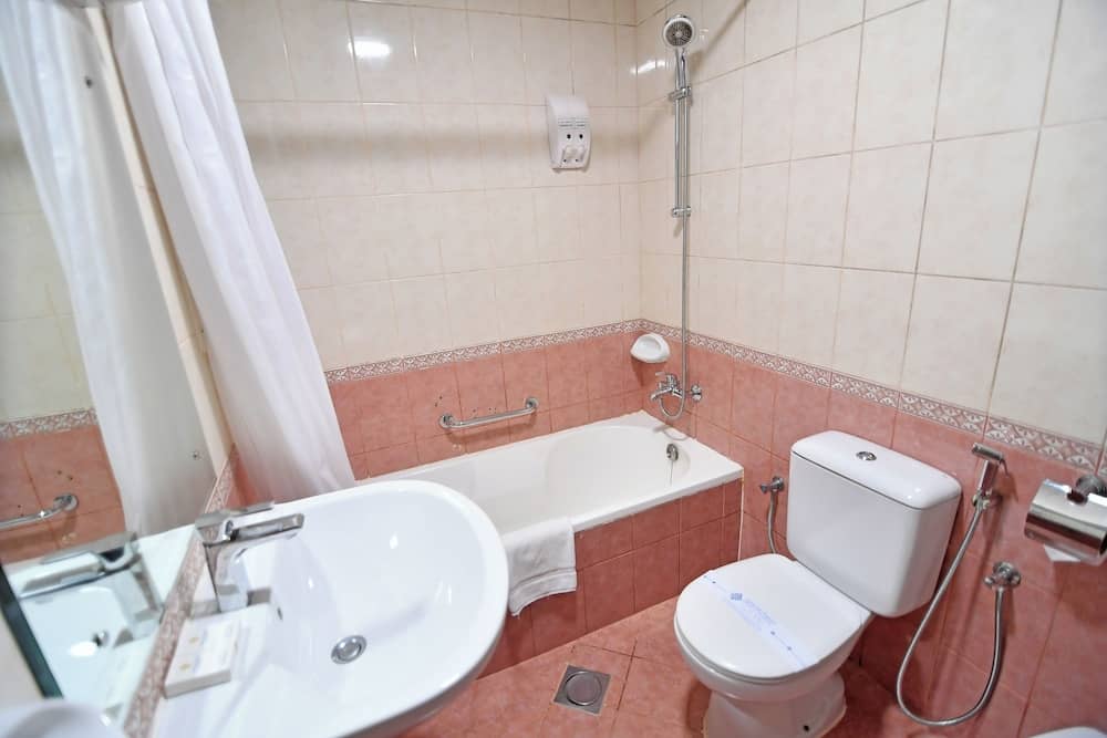 Emirates Stars Hotel Apartments Sharjah — 4
