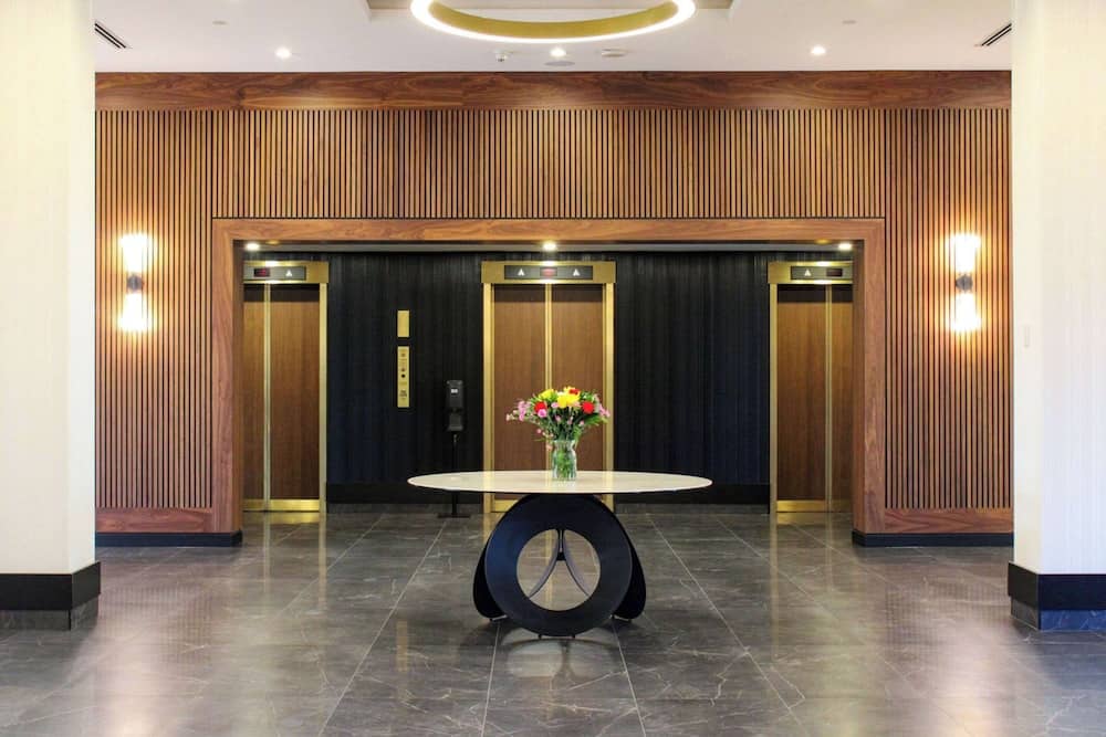 Radisson Blu Vancouver Airport Hotel & Marina — 5