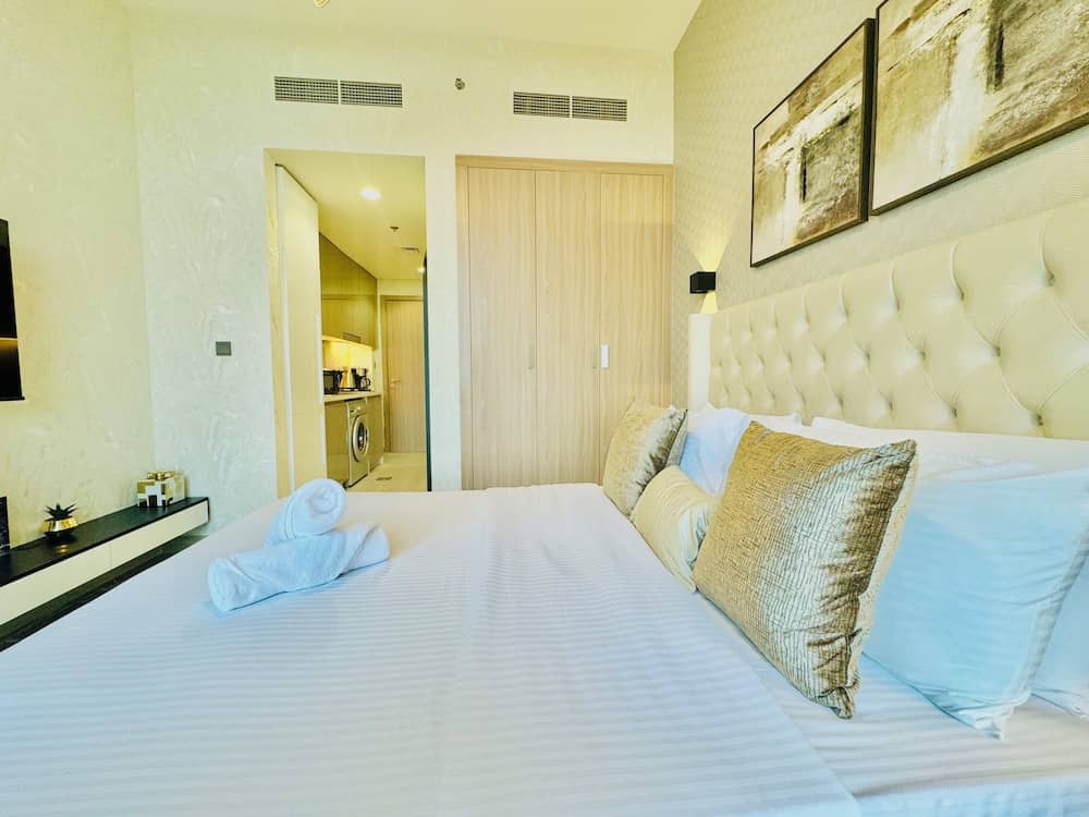 Venduras - Chic Studio in Azizi Riviera — 2