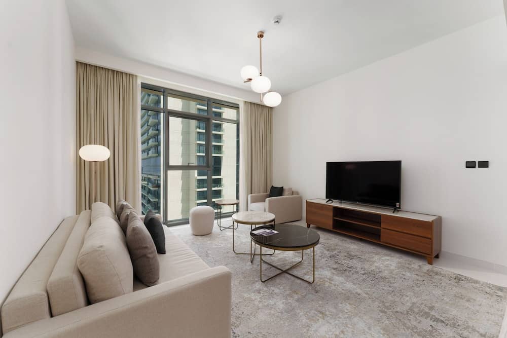 Maison Privee - Upscale Apt w/ Partial Dubai Marina & Palm Views — 3
