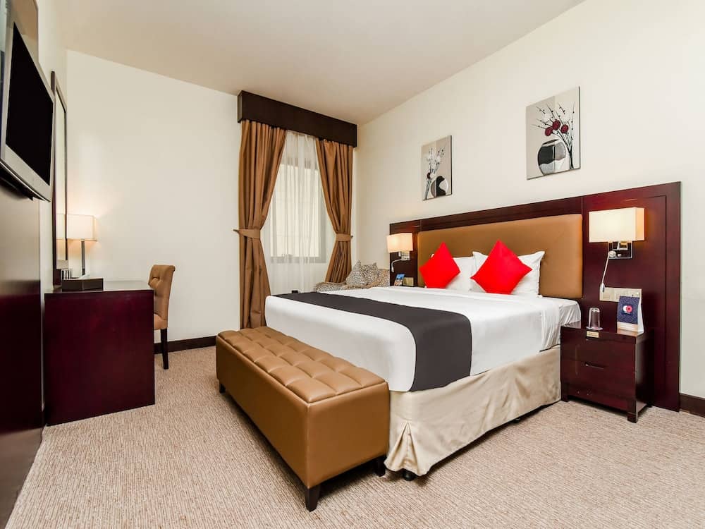 Landmark Summit Hotel — 4