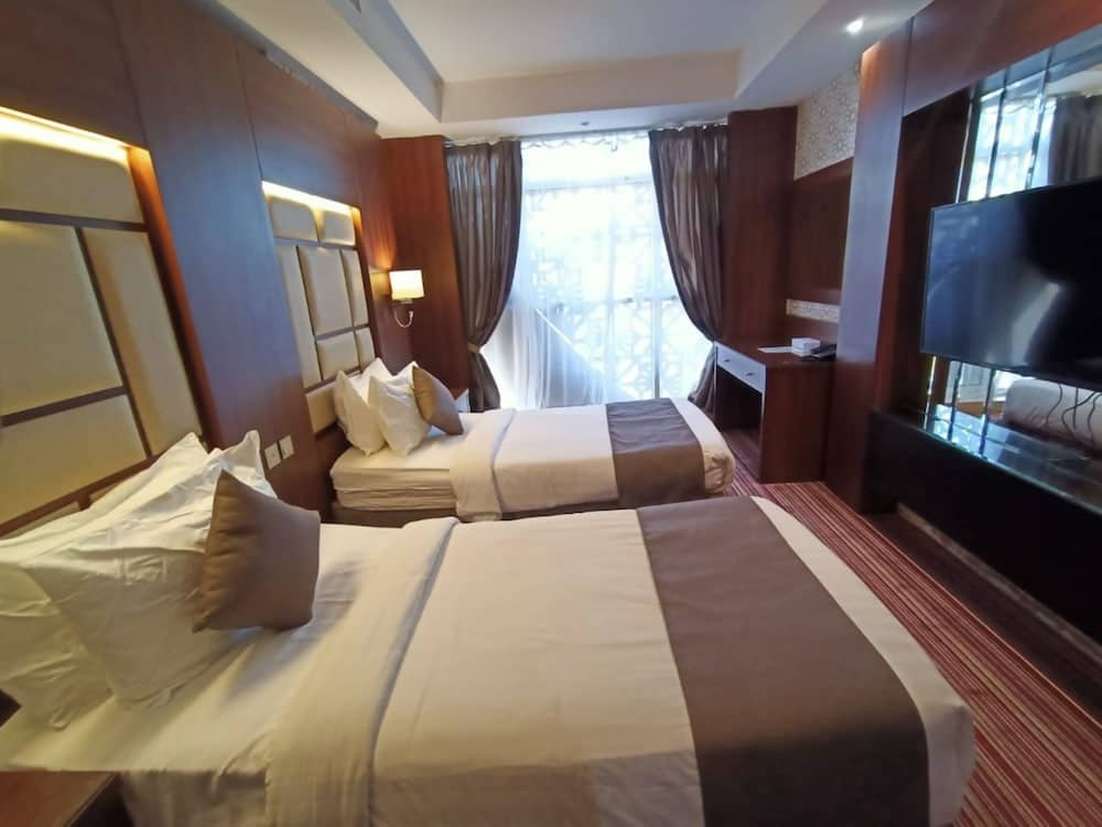 Quiet hotel — 4