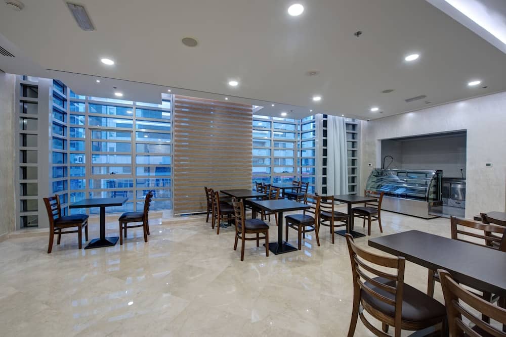 Center Hotel Sharjah — 3