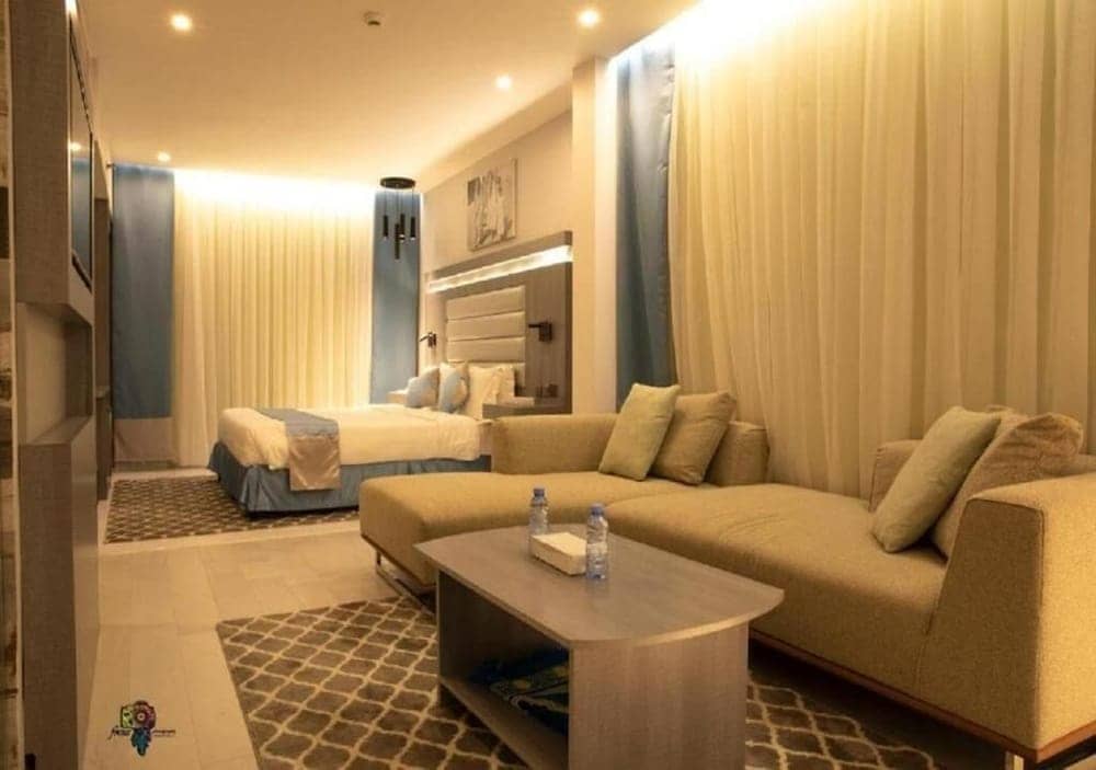 Manazeli Al Corniche Hotel — 2