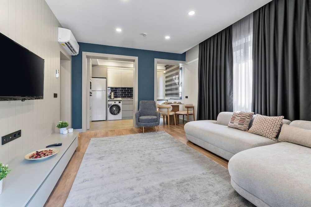 Zeluxe Suite Hotel