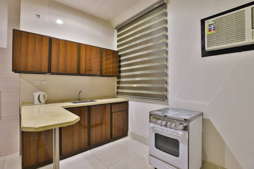 OYO 209 Mayar International Furnished 2 — 4