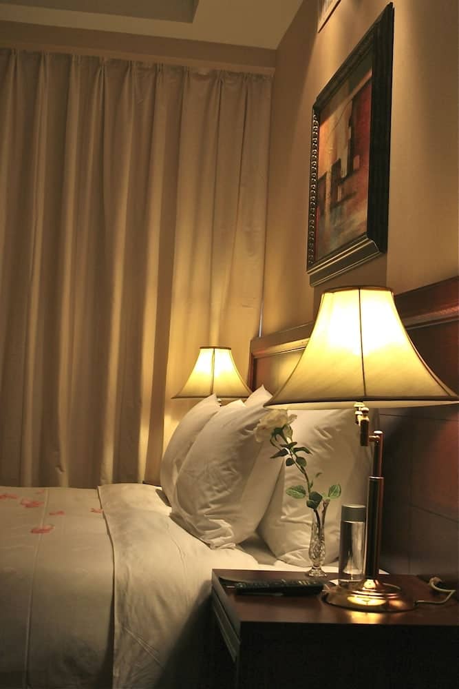 Trianon Hotel — 2