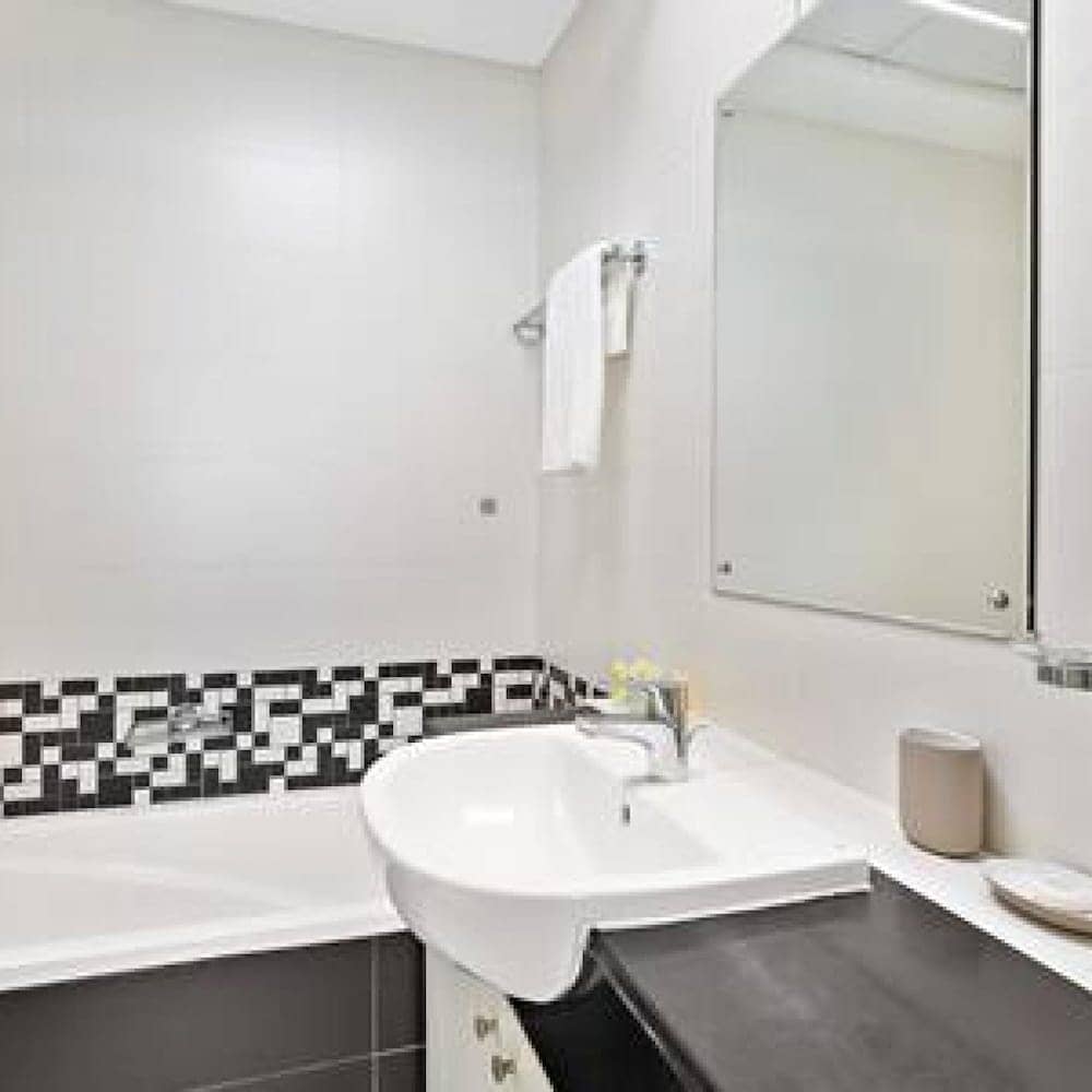 Silkhaus Modern Pad With Pool Gym Near Reem Park — 5