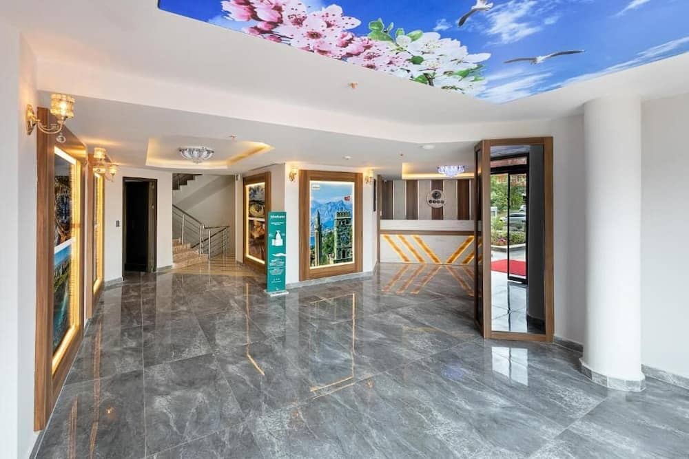 Citrus Luna Suite — 5