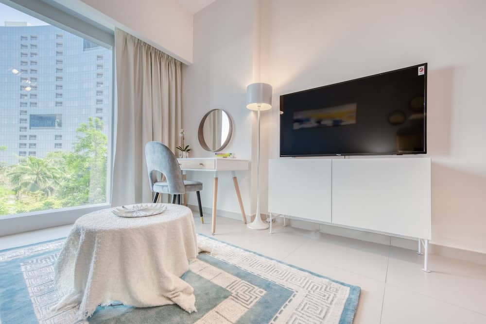 Capital Living On Reem: The Arc Towers — 3
