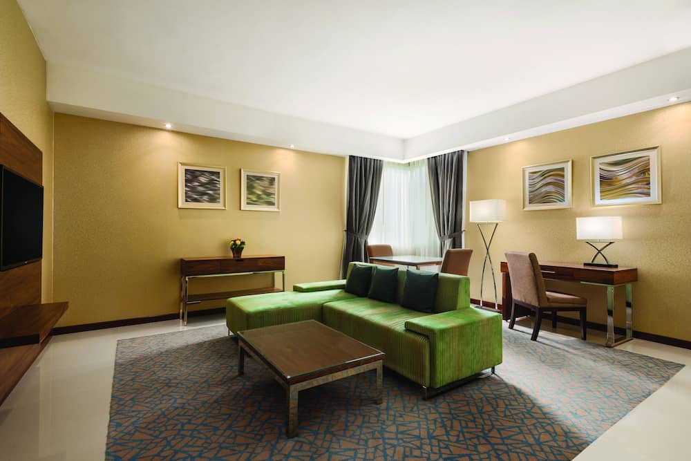 Howard Johnson by Wyndham Abu Dhabi — 2