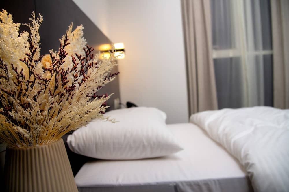 Garden City Hotel — 3