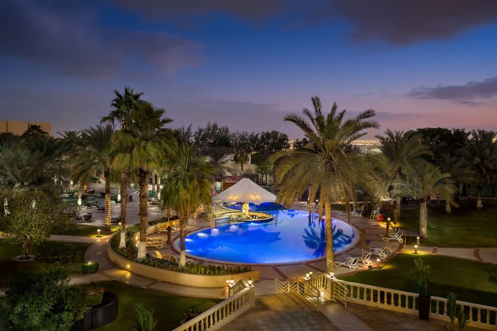 Metropolitan Al Mafraq Hotel — 4