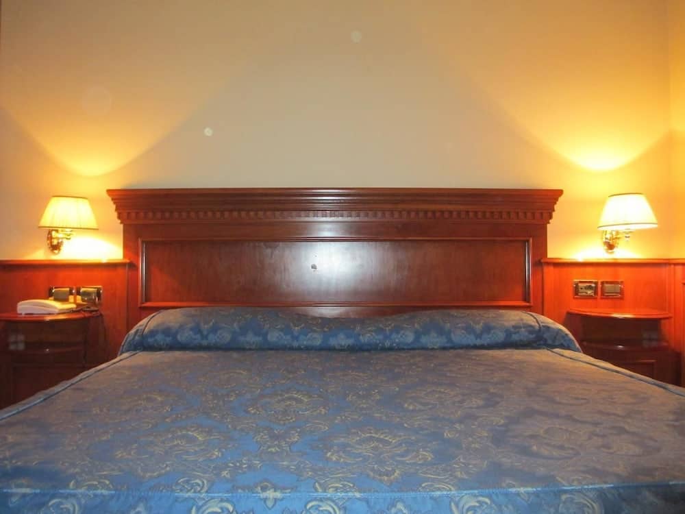 Larissa Inn — 4