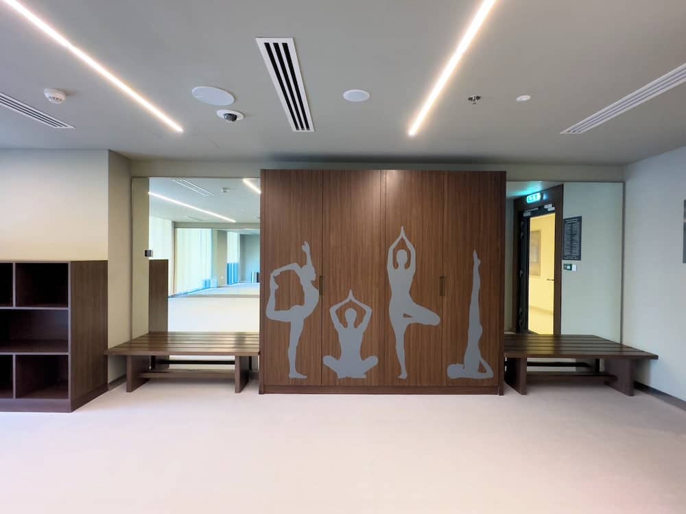 GLOBALSTAY. Creek Edge Tower Apartments — 3