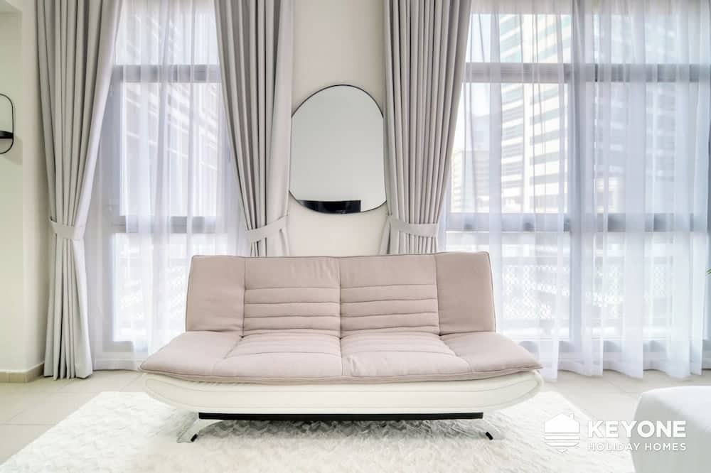 KOHH - Bright Studio Oasis Residence