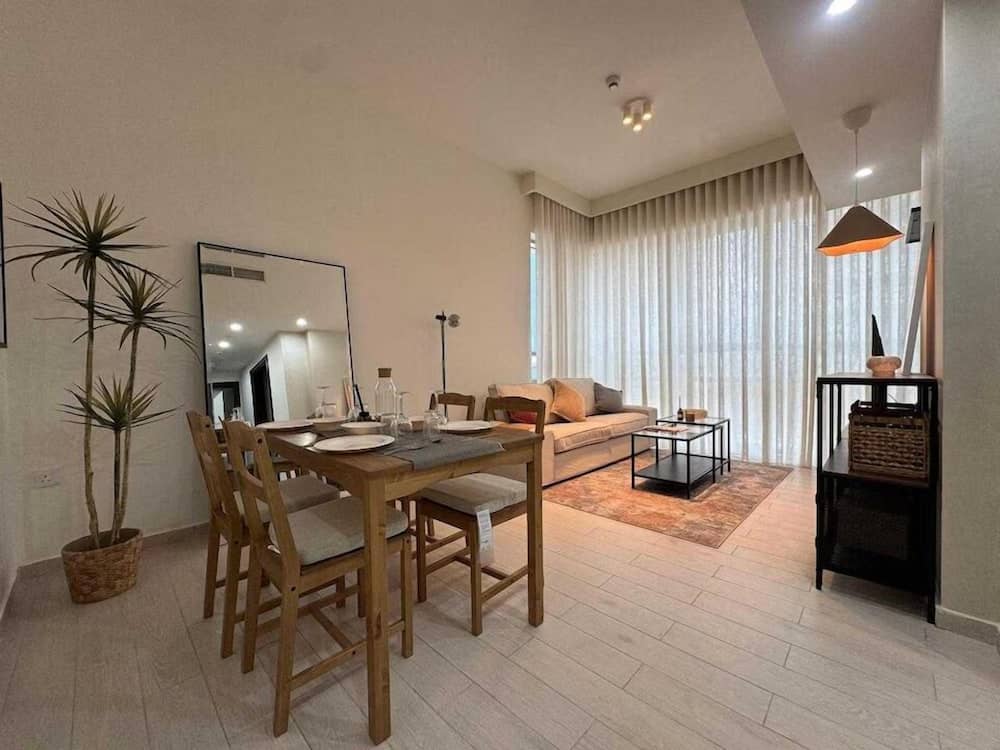 Luxury 1-bedroom fully furnished Lifeline apartment — 2