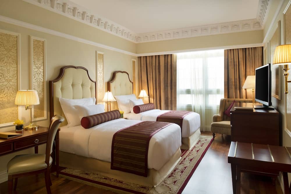 Warwick Doha — 2