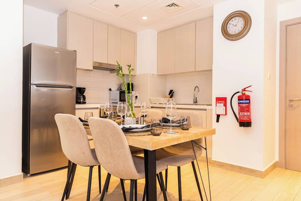 Bloomfields Stylish 1BR in Waters Edge — 2