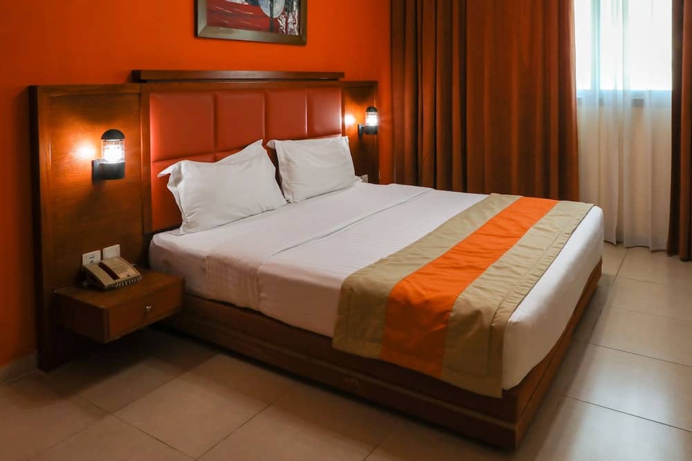 Wescott Plaza Hotel Apartment — 2