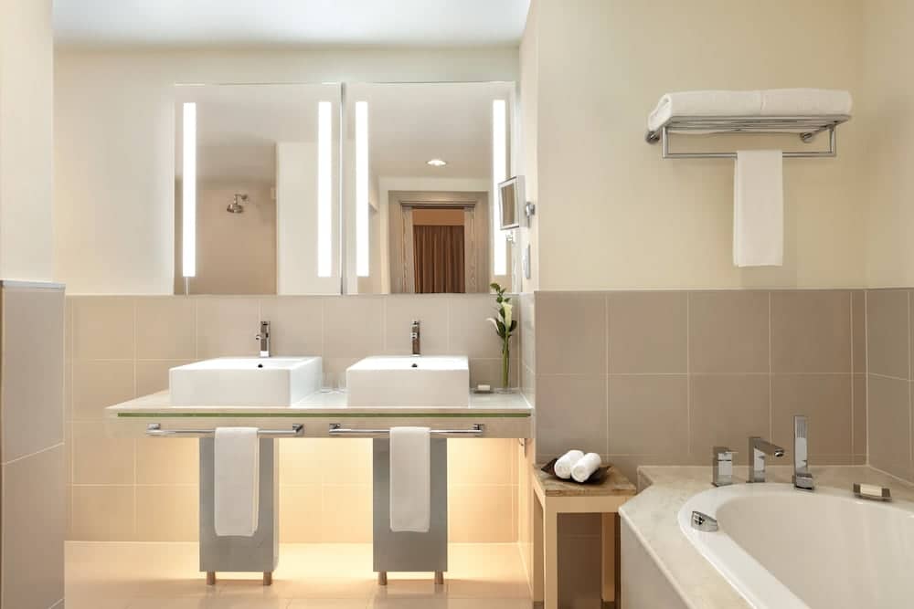Traders Hotel, Qaryat Al Beri — 4