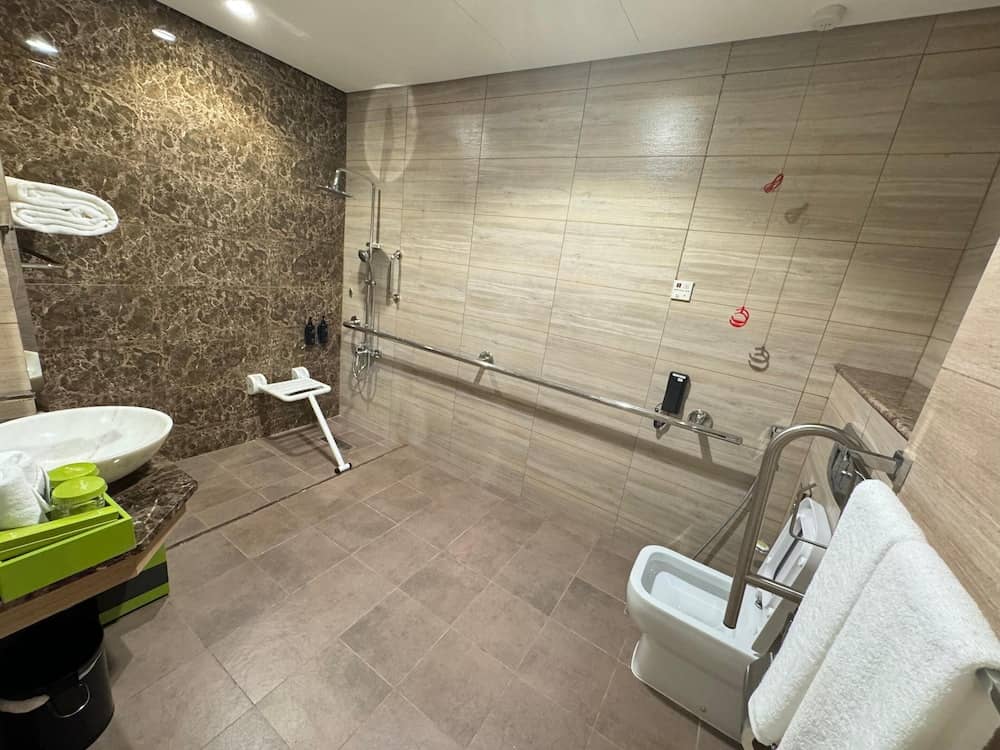 La Quinta by Wyndham Abu Dhabi Al Wahda — 5