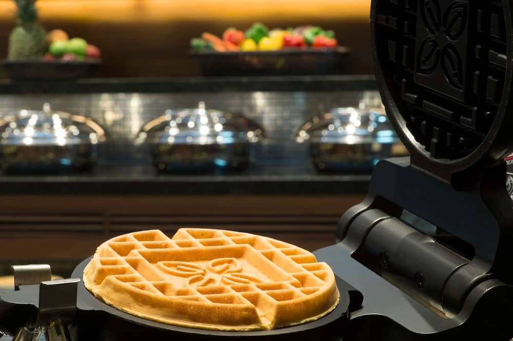 Hilton Garden Inn Dubai Deira — 5
