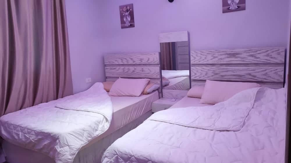 3-bed 2-bath Sleeps 7 With Free Parking — 3