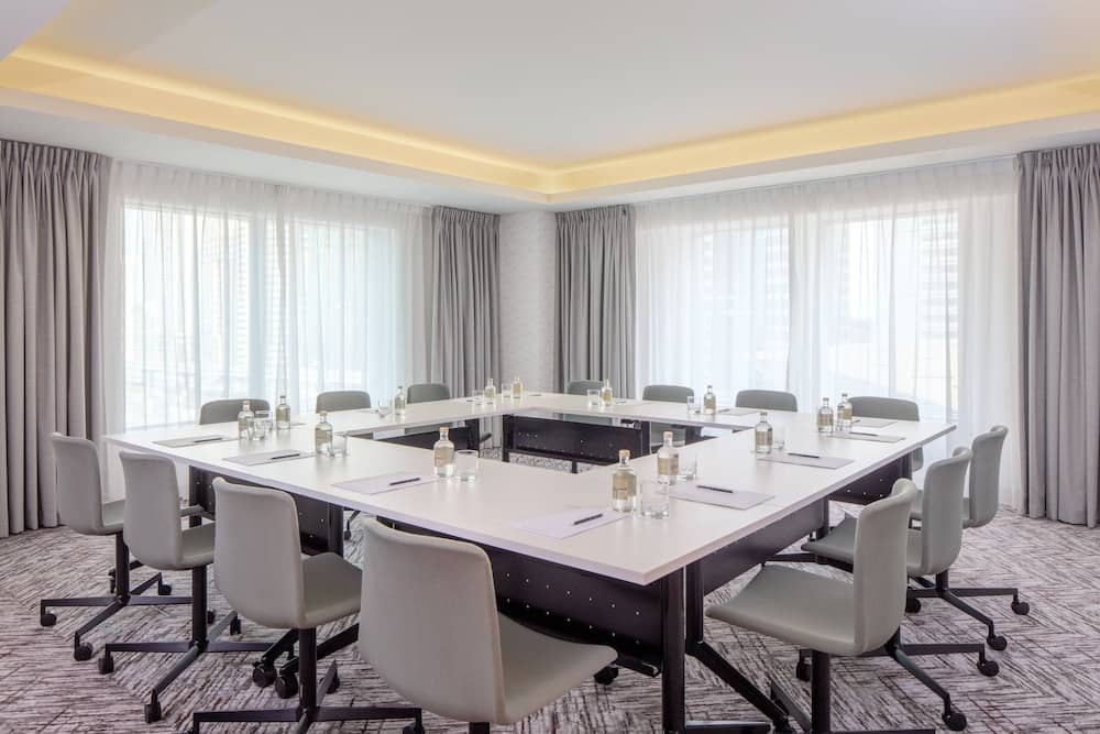 Staybridge Suites Dubai Internet City by IHG — 3