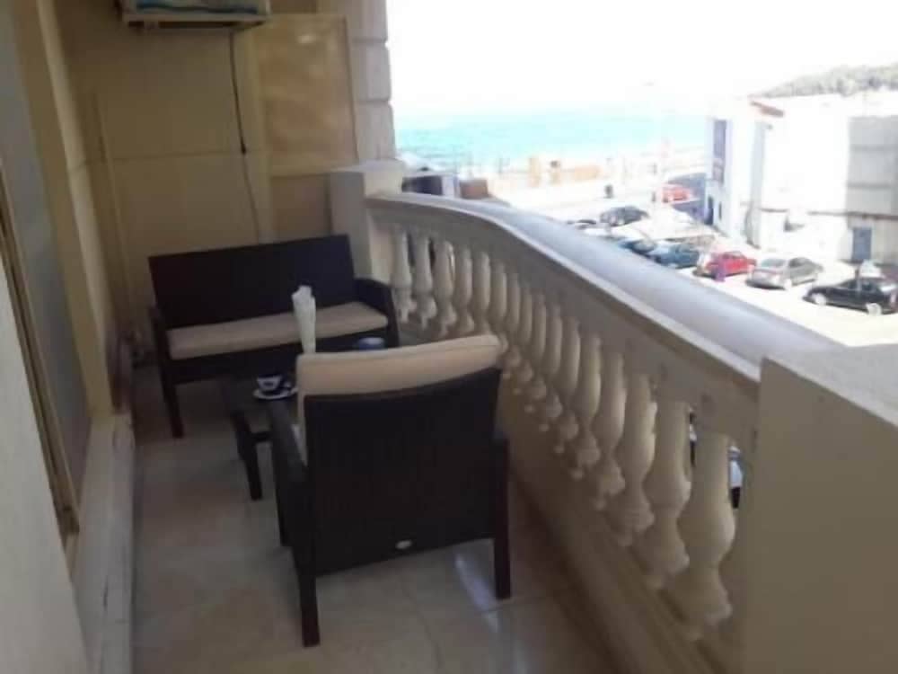 Alexander the great apartment hotel